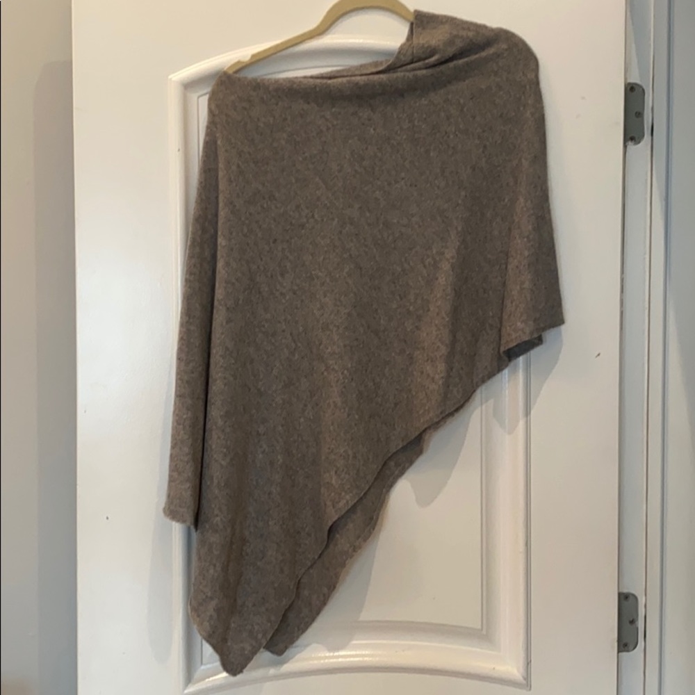 CYNTHIA ROWLEY Cashmere poncho nwot. Never worn